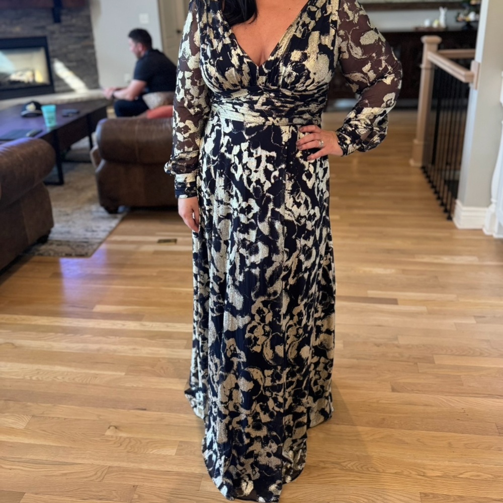 Betsy & Adam Abstract Print Foil Metallic Gown